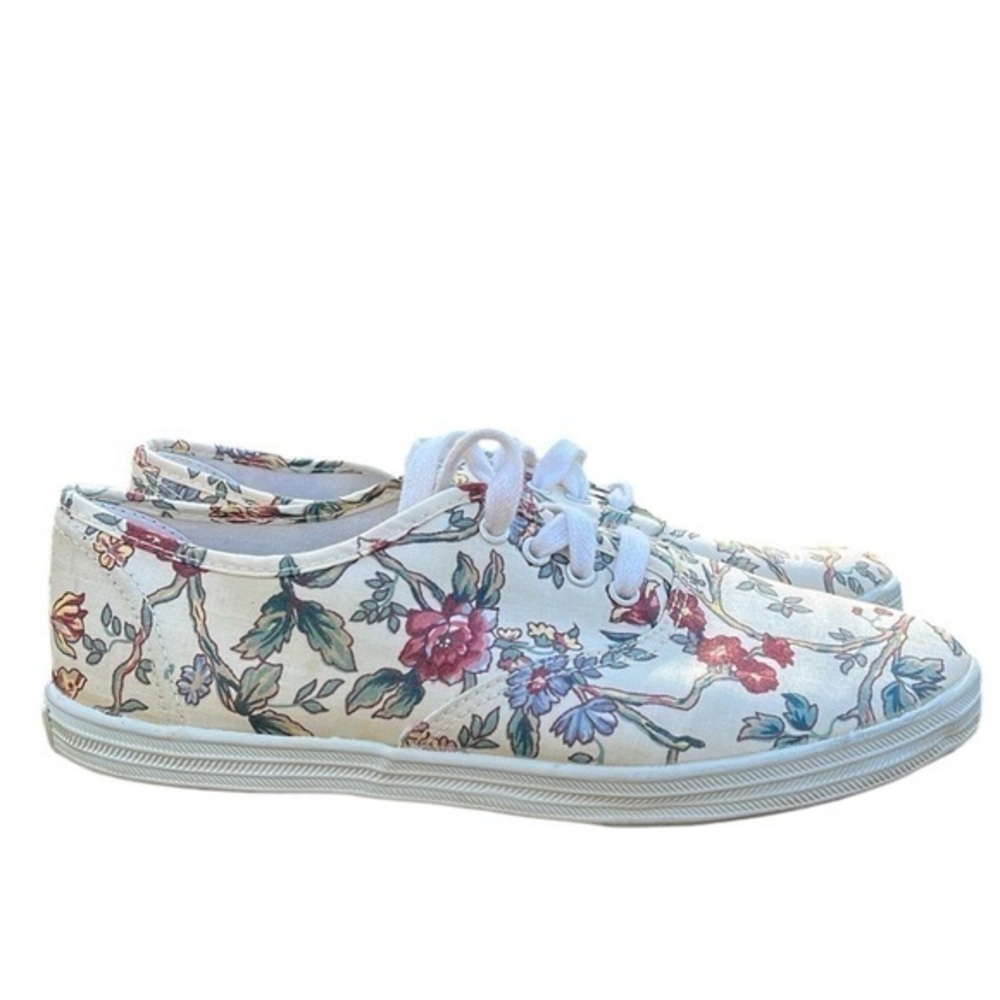 Golo vintage lace up sneakers white with floral pattern women’s size 6
